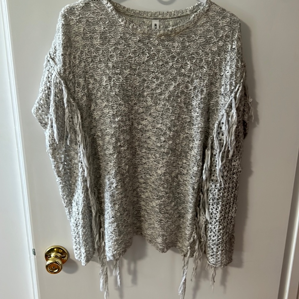 Women’s Bethany Mota Gray Woven Shawl - Size M/L